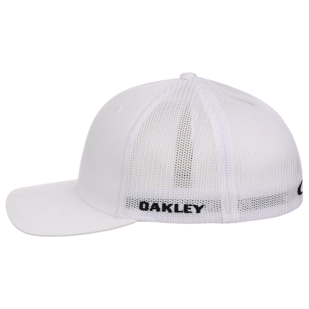 Oakley Golf Cresting Trucker - White