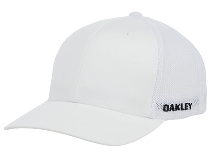 Oakley Golf Cresting Trucker - White